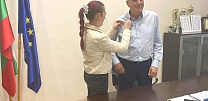 МЛАДИТЕ НА АЙТОС ПОЗДРАВИХА КМЕТА ВАСИЛ ЕДРЕВ ЗА ДЕНЯ НА БЪЛГАРСКАТА ОБЩИНА